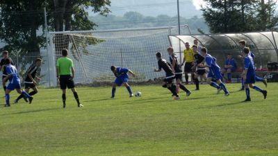 lks-iskra-iskrzyczyn-cks-piast-cieszyn-0-6-fotorelacja[7].jpg